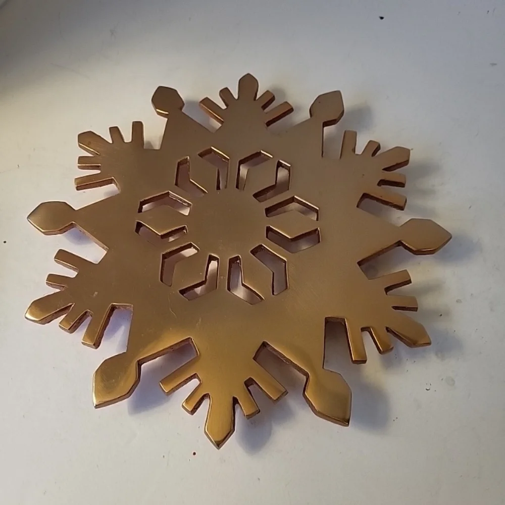 Crate And Barrel Snowflake Trivet